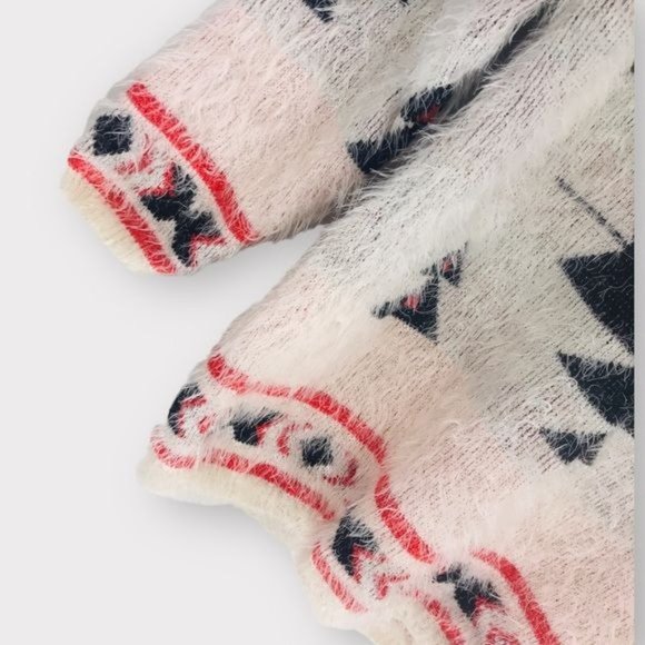 36 POINTS 5 Southwestern Eyelash Knit Sweater Size Small - Picture 3 of 6